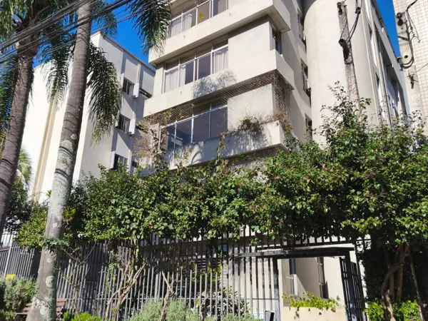 Apartamento com 04 suítes; 01 por andar - Bigorrilho