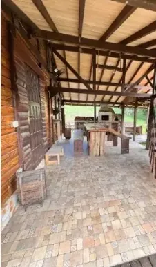 Chácara com 12.900m2 e belíssima casa com 300m2 no Marmeleiro